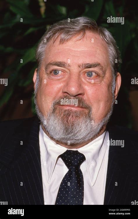 raymond burr's weight.